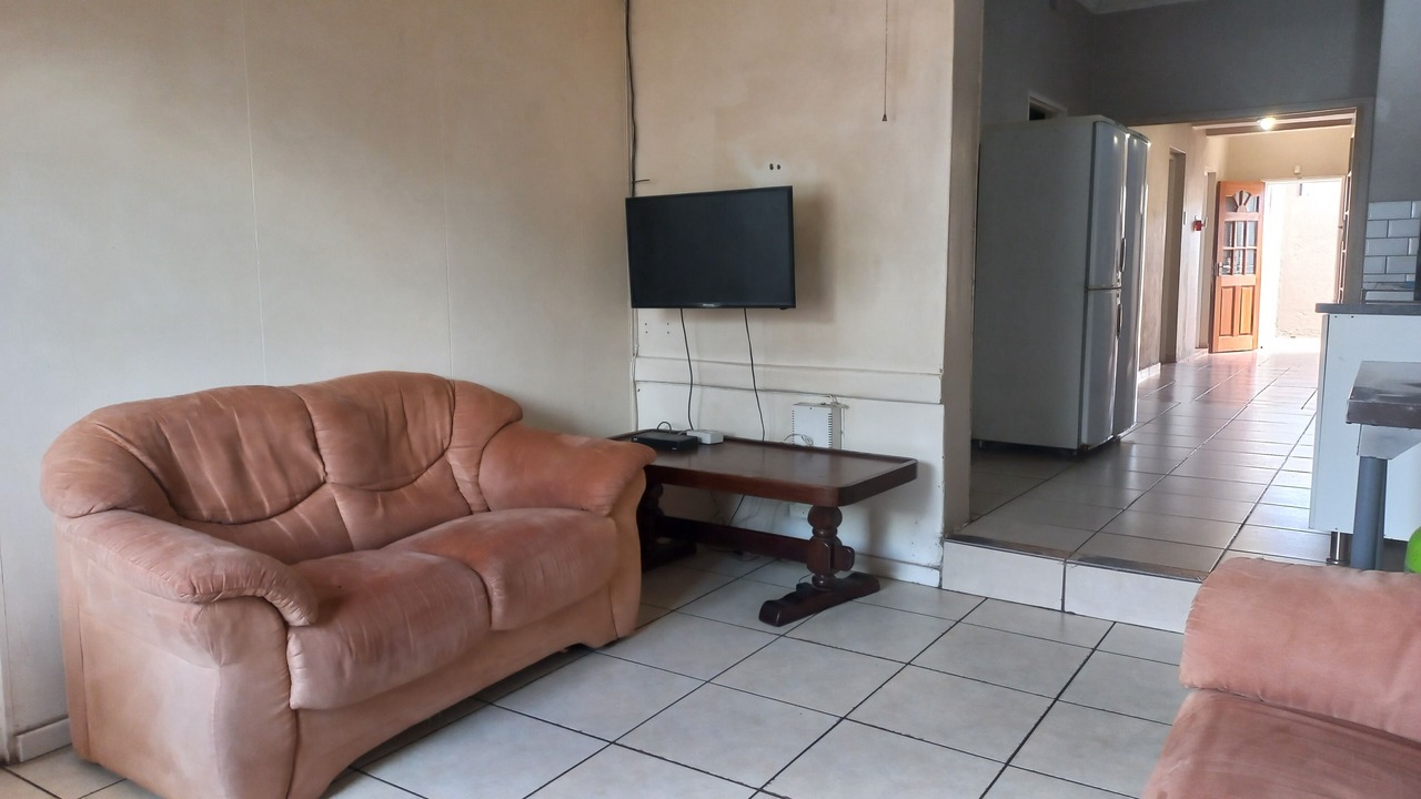 Photo of Livingroom in Greater Johannesburg Metropolitan Area