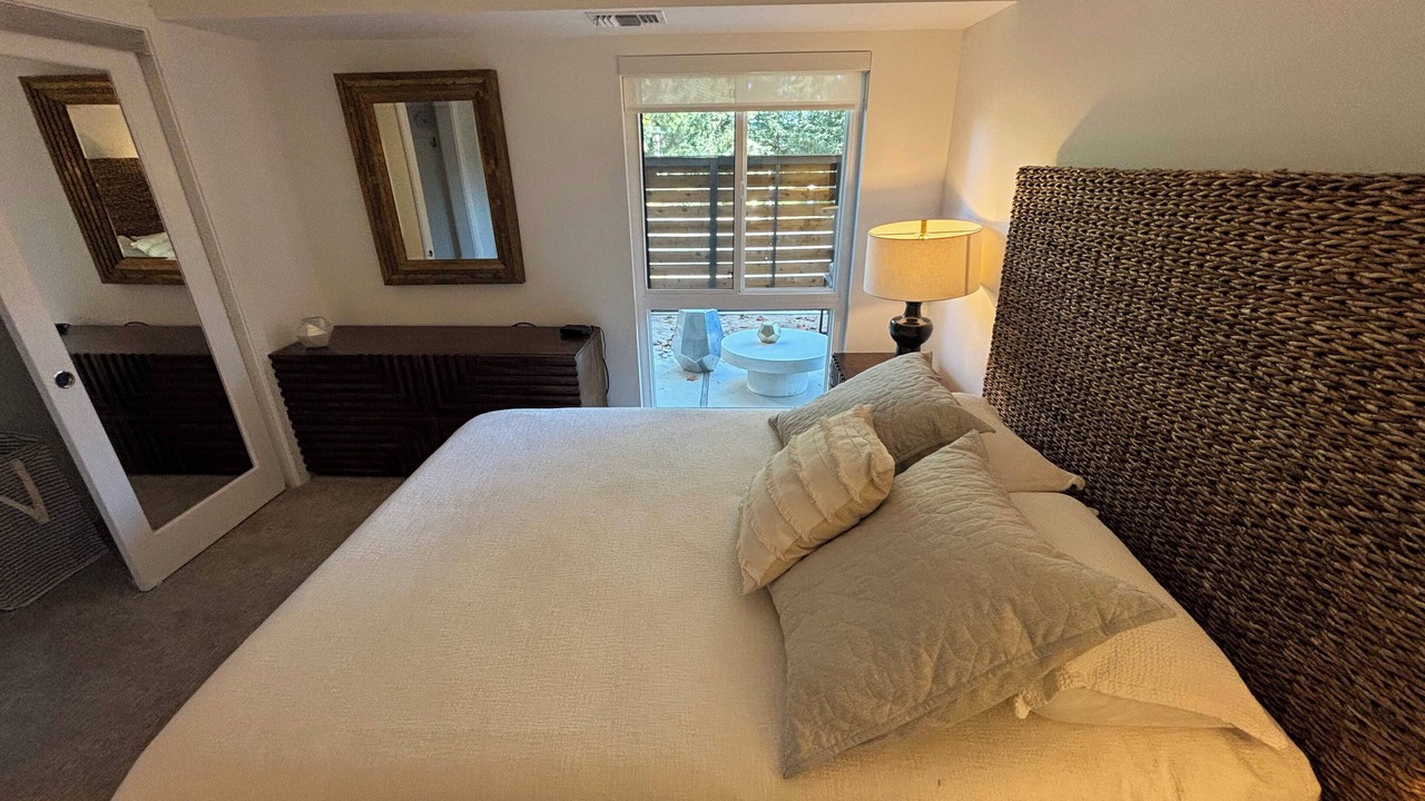 Photo of Bedroom in Sharon Heights