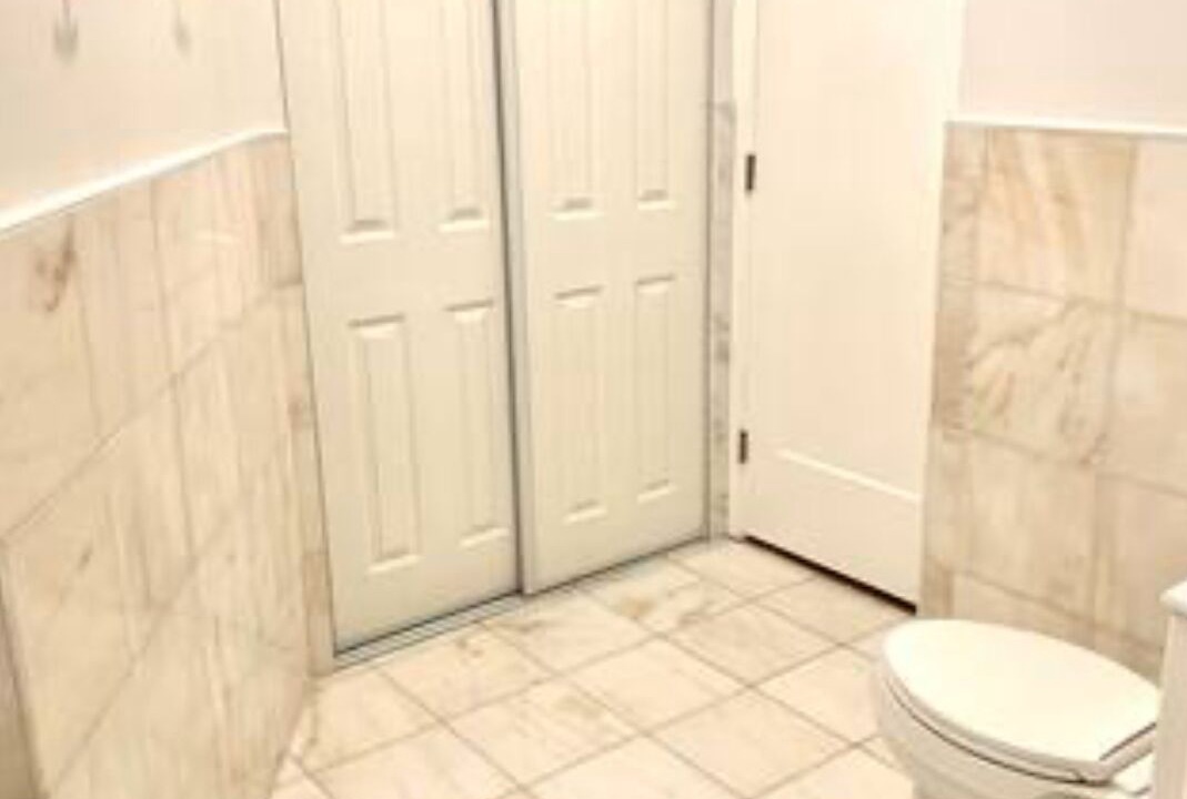 Photo of Bathroom in Crocker-Amazon