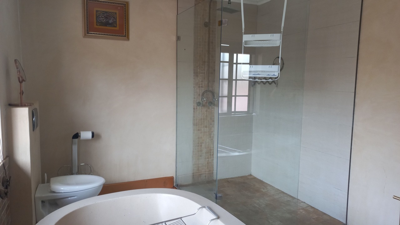 Photo of Bathroom in Greater Johannesburg Metropolitan Area