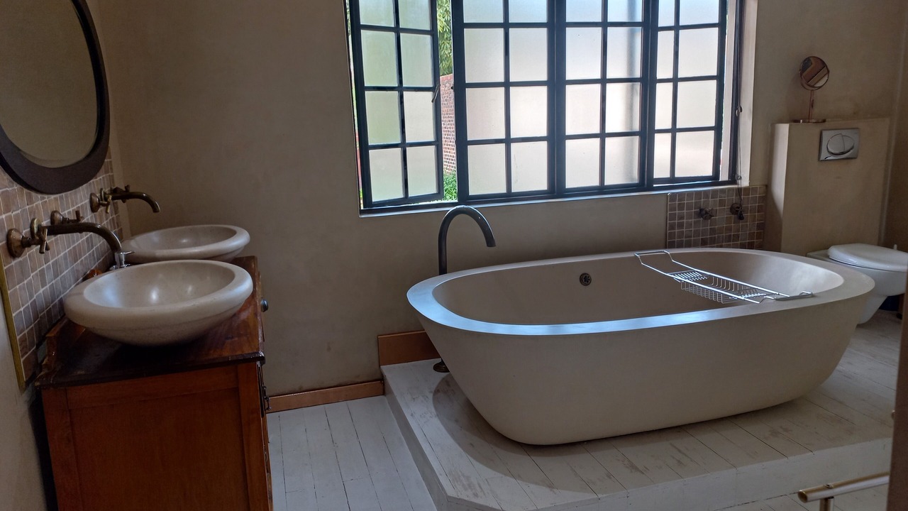 Photo of Bathroom in Greater Johannesburg Metropolitan Area