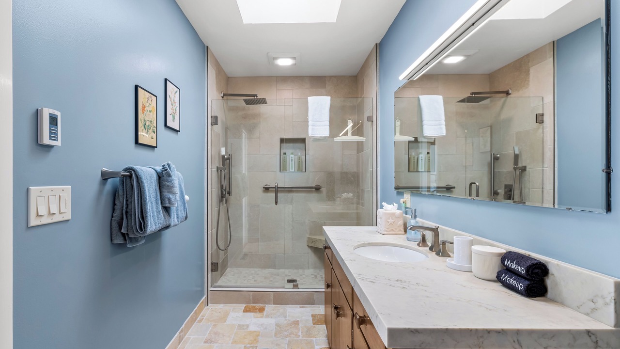 Photo of Bathroom in Golden Rectangle