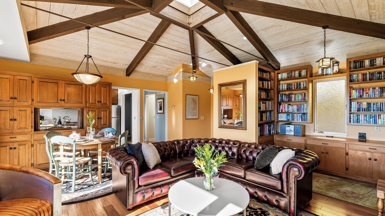 Photo of Livingroom in Golden Rectangle