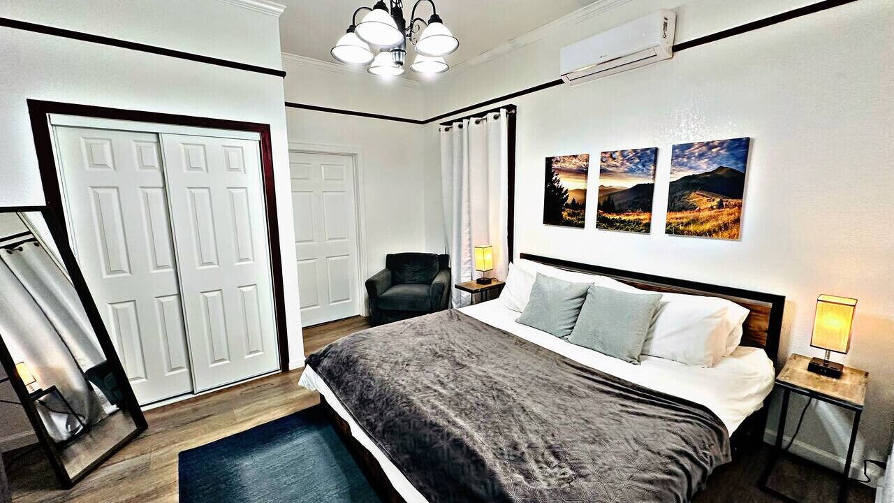 Photo of Bedroom in Downtown Sacramento