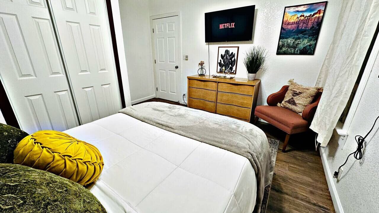 Photo of Bedroom in Downtown Sacramento