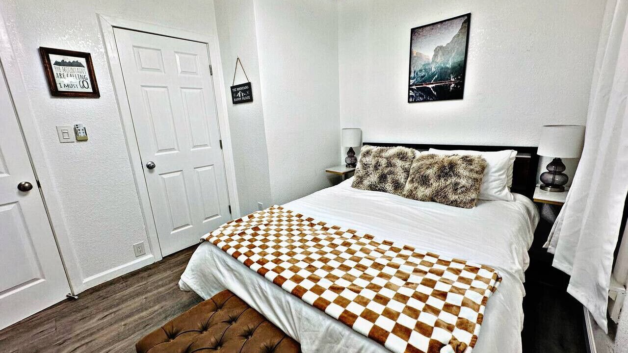 Photo of Bedroom in Downtown Sacramento