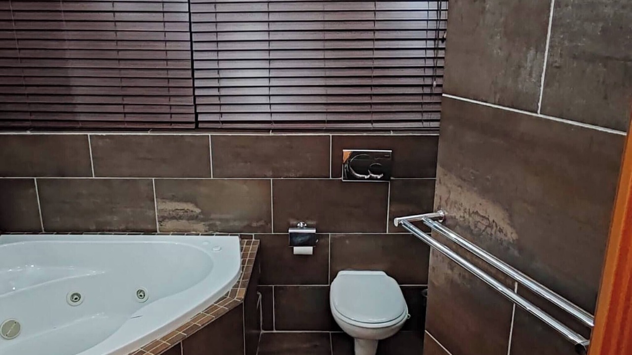 Photo of Bathroom in Greater Johannesburg Metropolitan Area