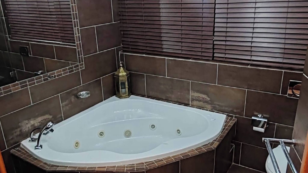 Photo of Bathroom in Greater Johannesburg Metropolitan Area