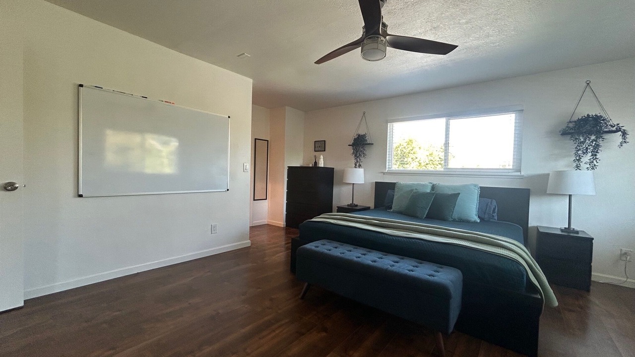 Photo of Bedroom in Arden-Arcade