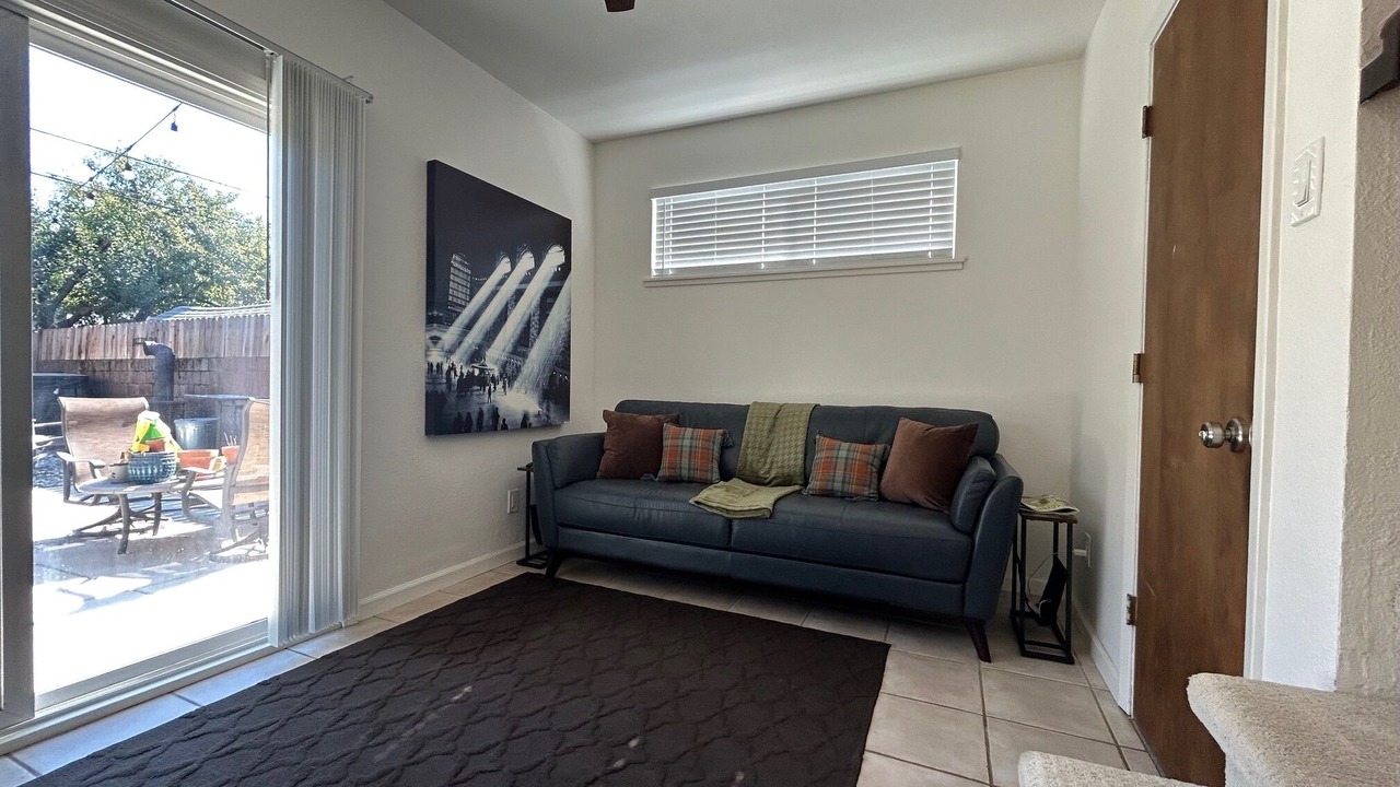 Photo of Livingroom in Arden-Arcade