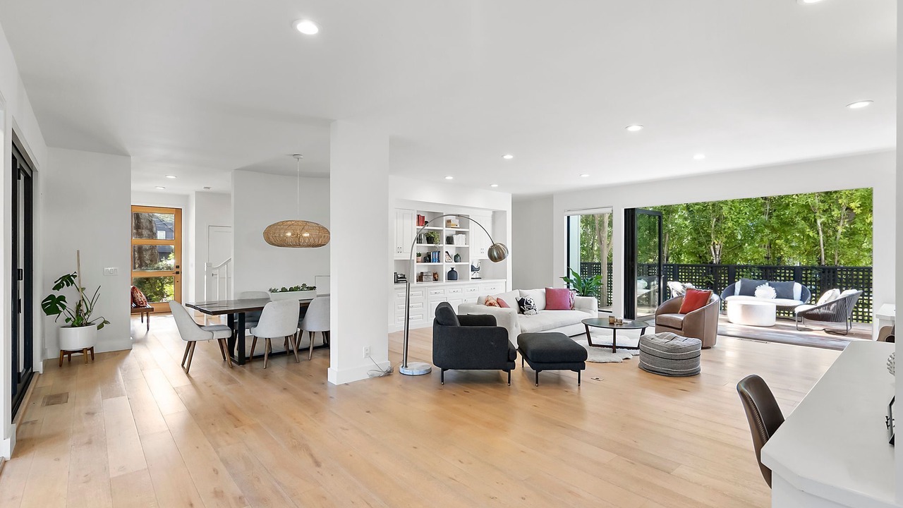 Photo of Livingroom in Allied Arts