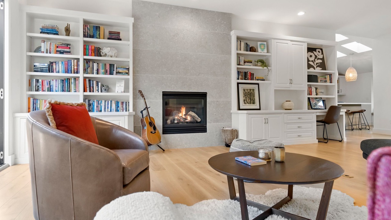 Photo of Livingroom in Allied Arts
