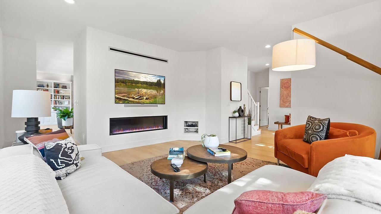 Photo of Livingroom in Allied Arts
