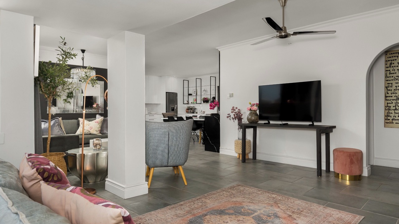 Photo of Livingroom in Three Anchor Bay