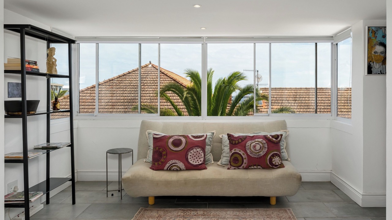 Photo of Livingroom in Three Anchor Bay