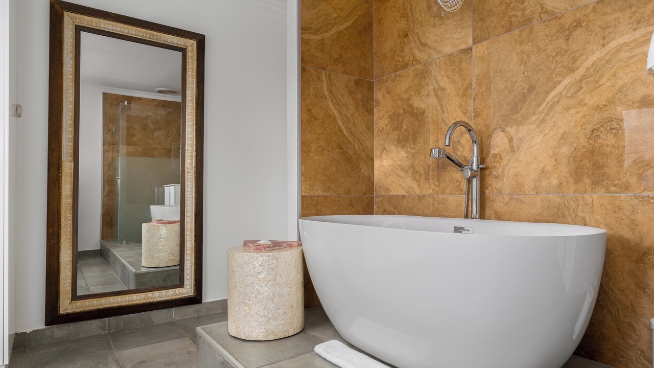 Photo of Bathroom in Three Anchor Bay