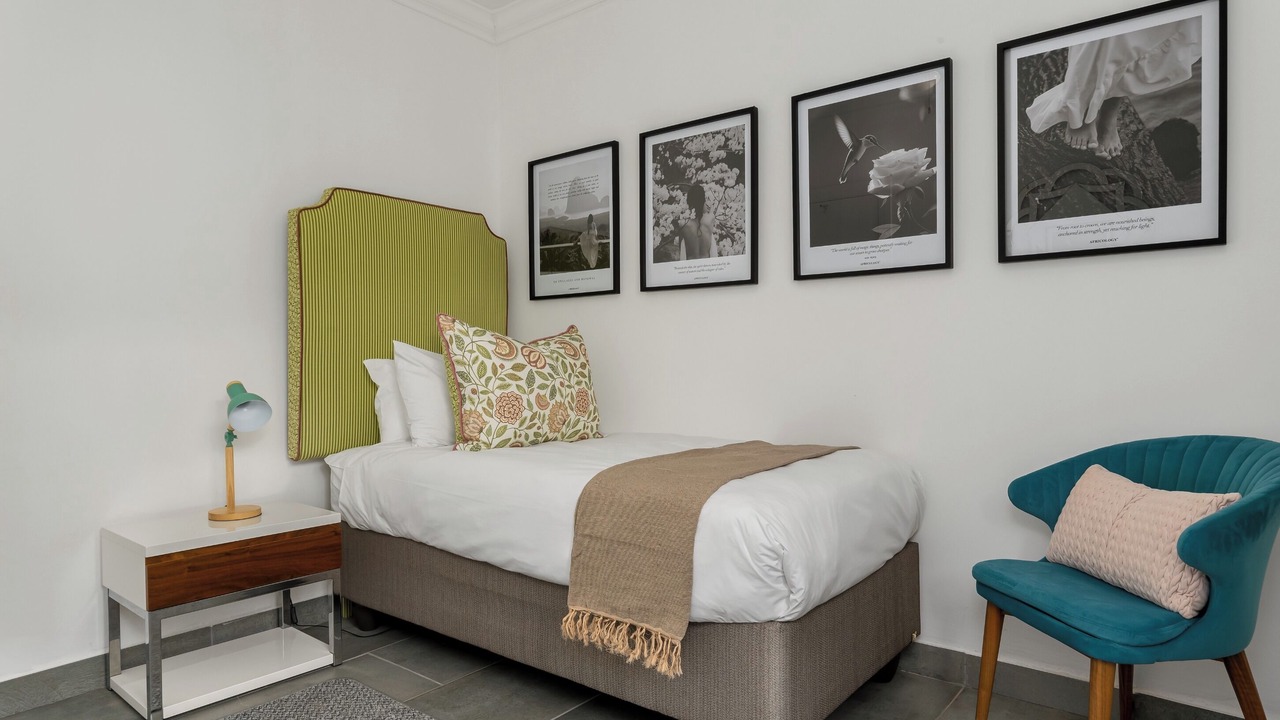 Photo of Bedroom in Three Anchor Bay