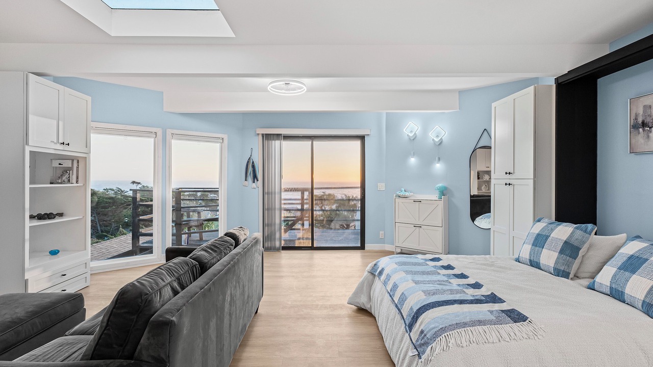 Photo of Bedroom in Moss Beach