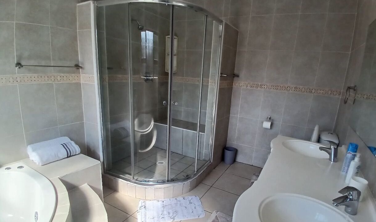 Photo of Bathroom in Greater Johannesburg Metropolitan Area