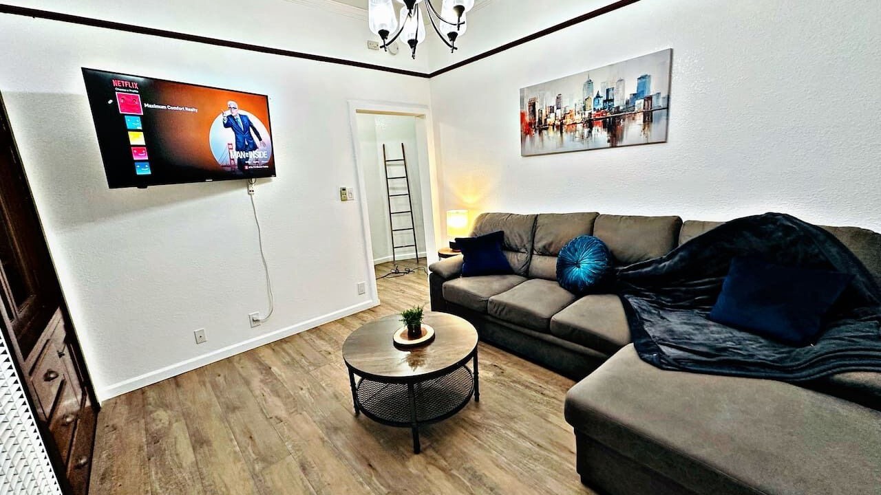 Photo of Livingroom in Downtown Sacramento