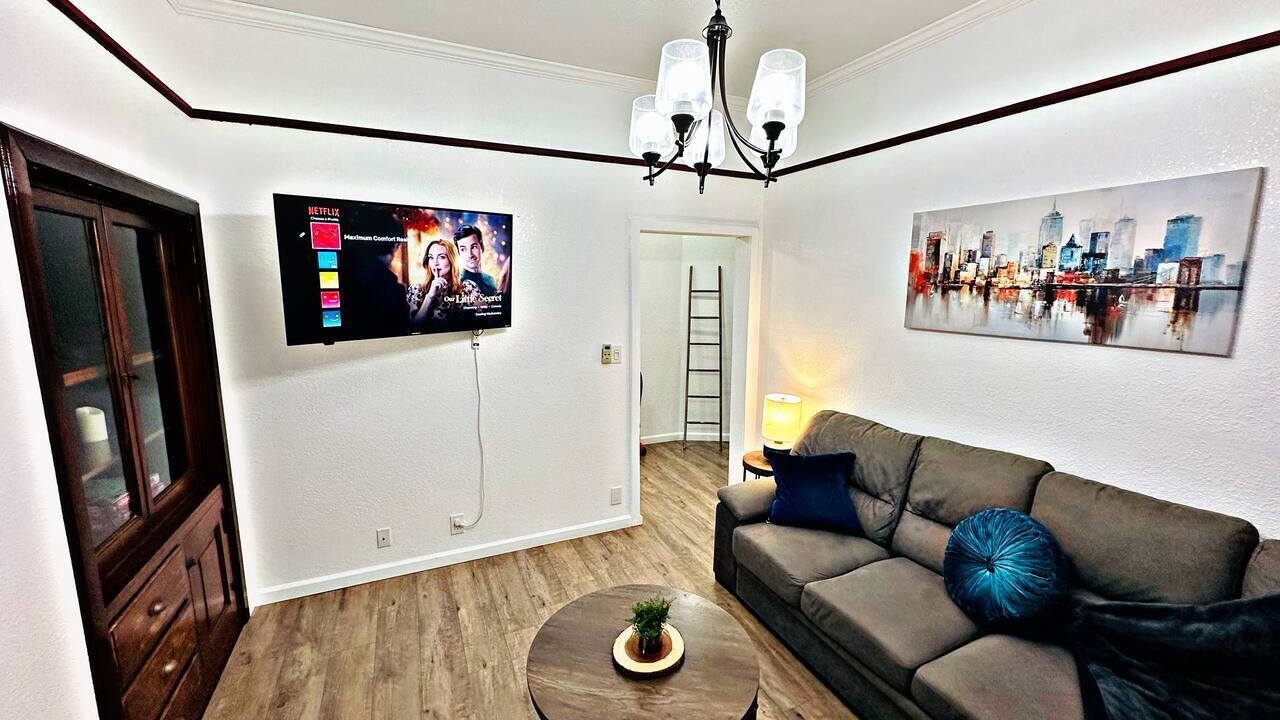 Photo of Livingroom in Downtown Sacramento