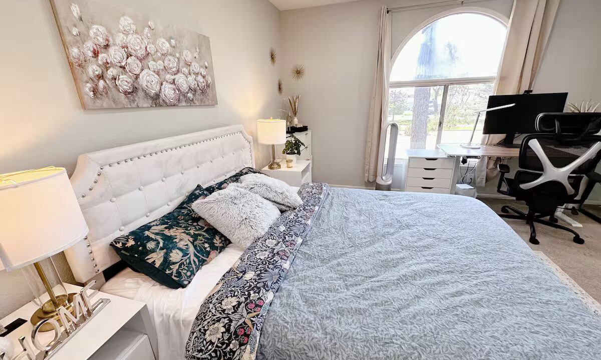 Photo of Bedroom in Redwood Shores