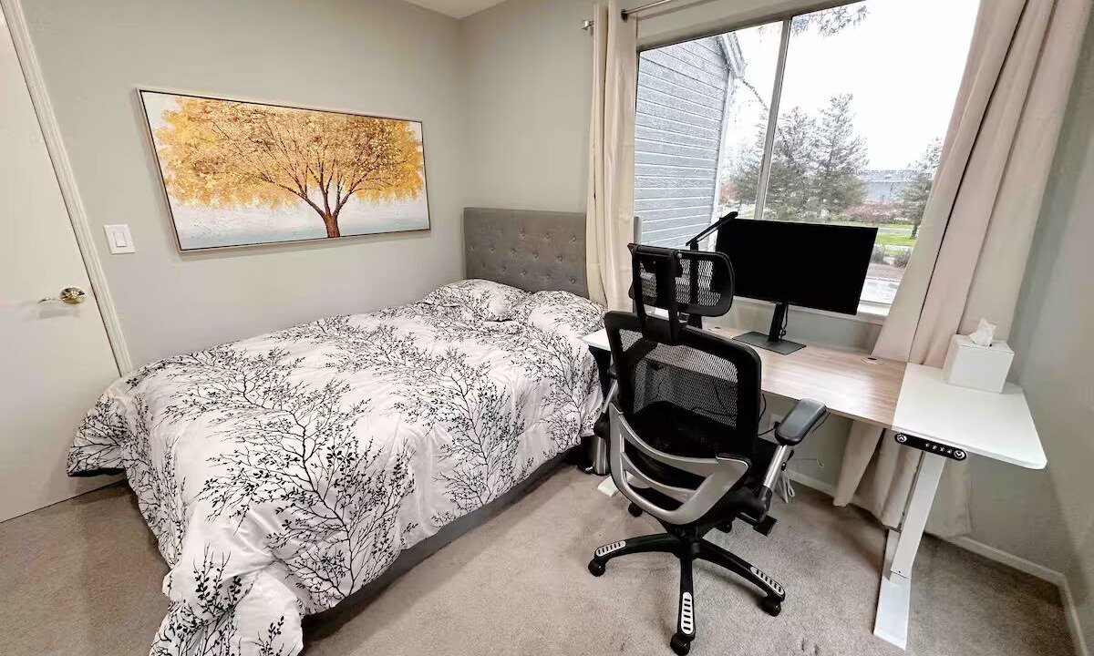 Photo of Bedroom in Redwood Shores