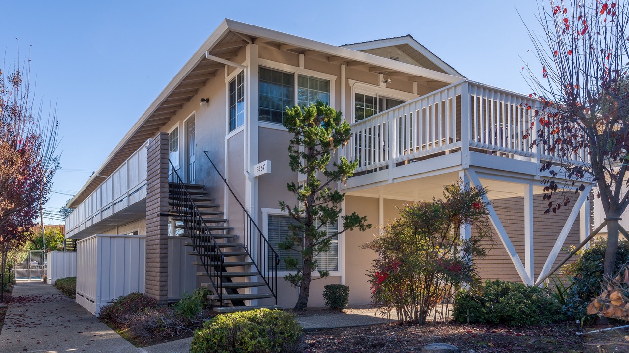 Photo of Outdoor in Farm Hills