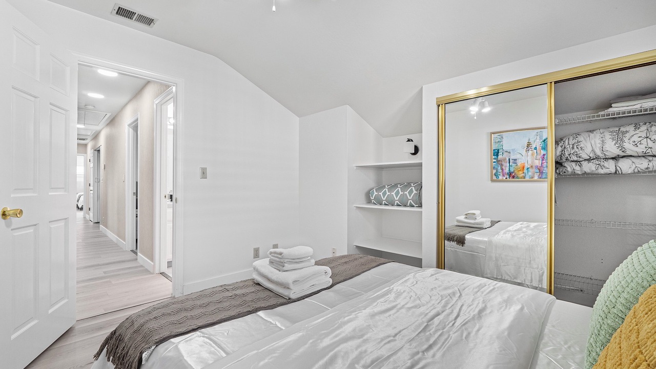 Photo of Bedroom in Avalon