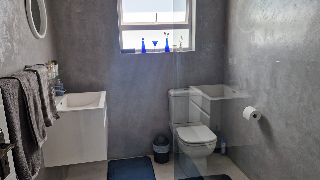Photo of Bathroom in Sandbaai
