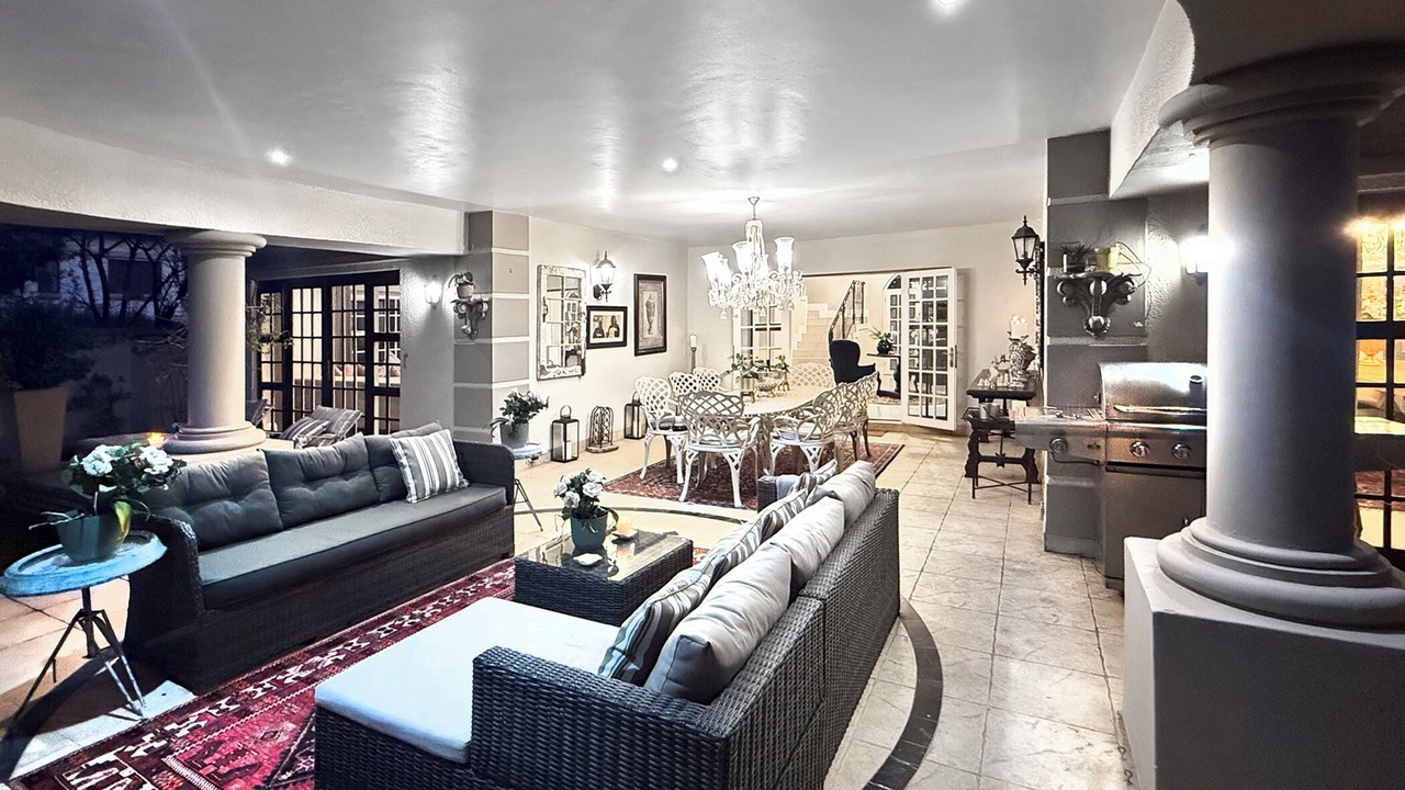Photo of Livingroom in Greater Johannesburg Metropolitan Area