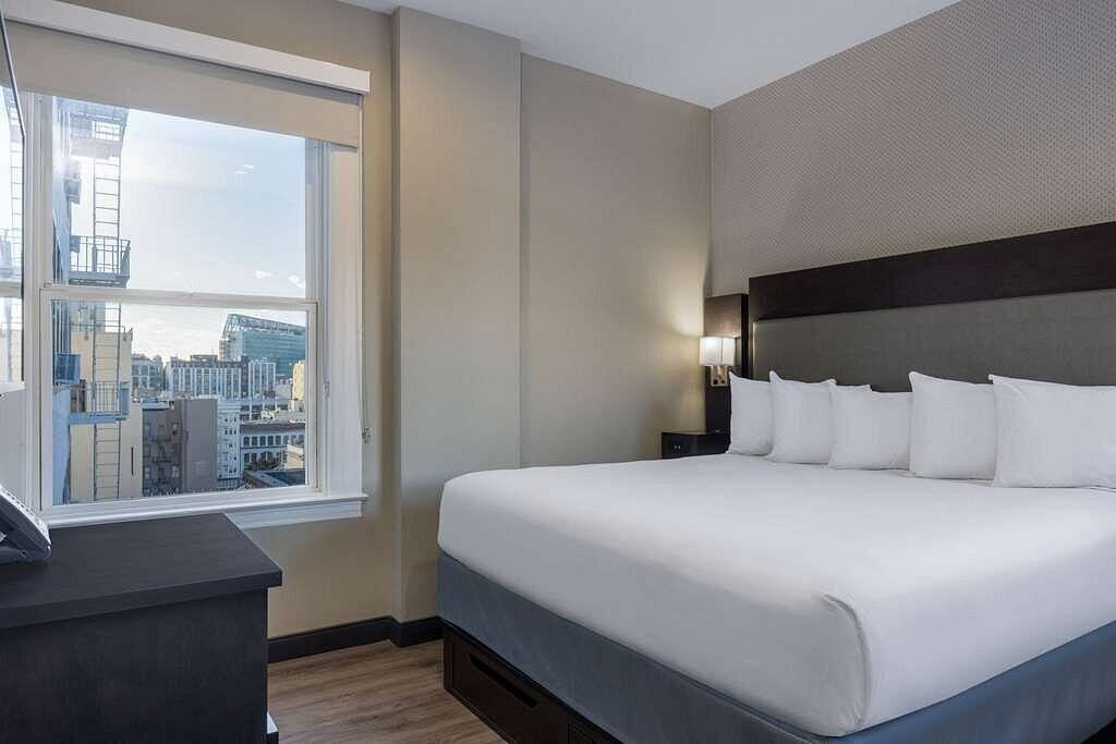 Photo of Bedroom in Tenderloin