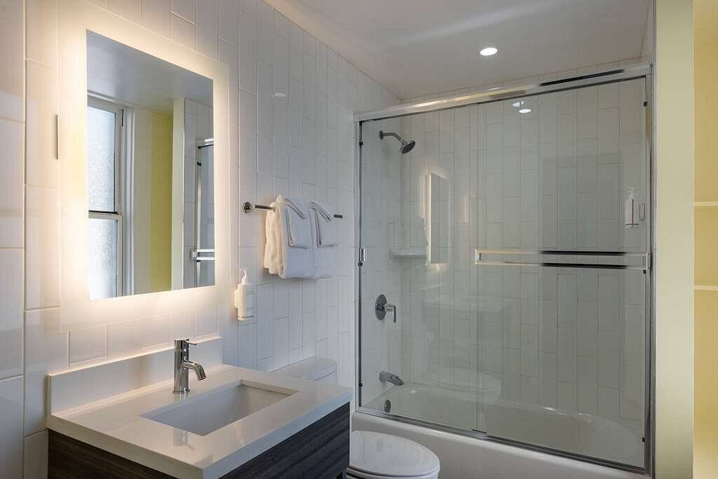 Photo of Bathroom in Tenderloin