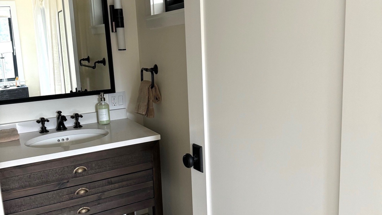 Photo of Bathroom in Geyserville