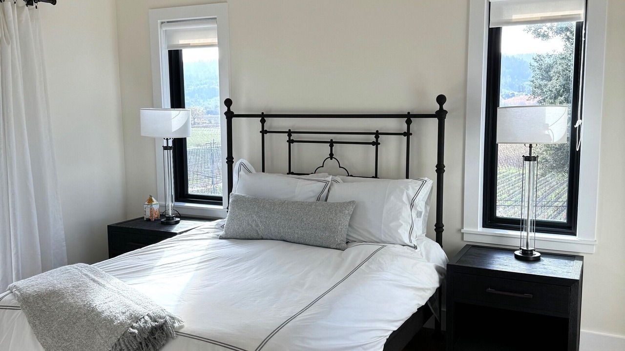 Photo of Bedroom in Geyserville