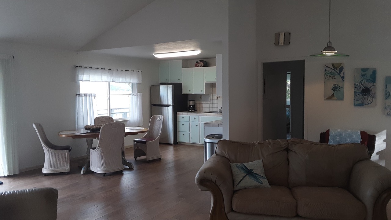 Photo of Livingroom in Clearlake