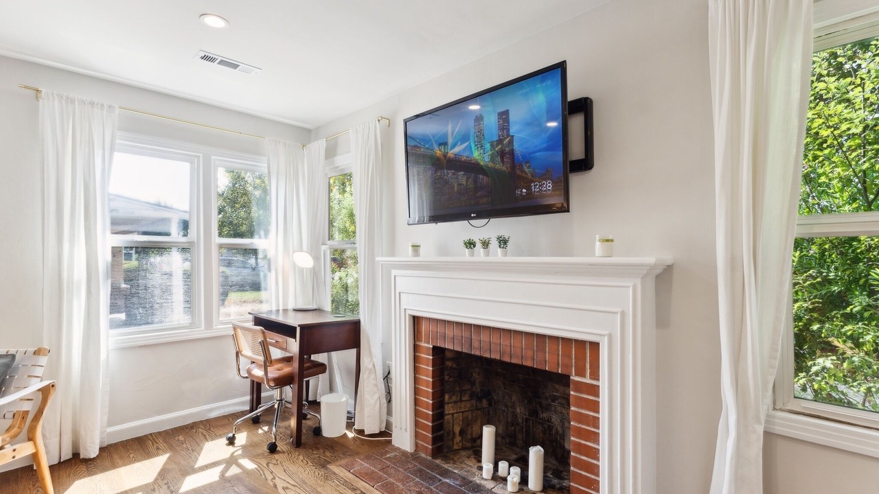 Photo of Livingroom in North Central