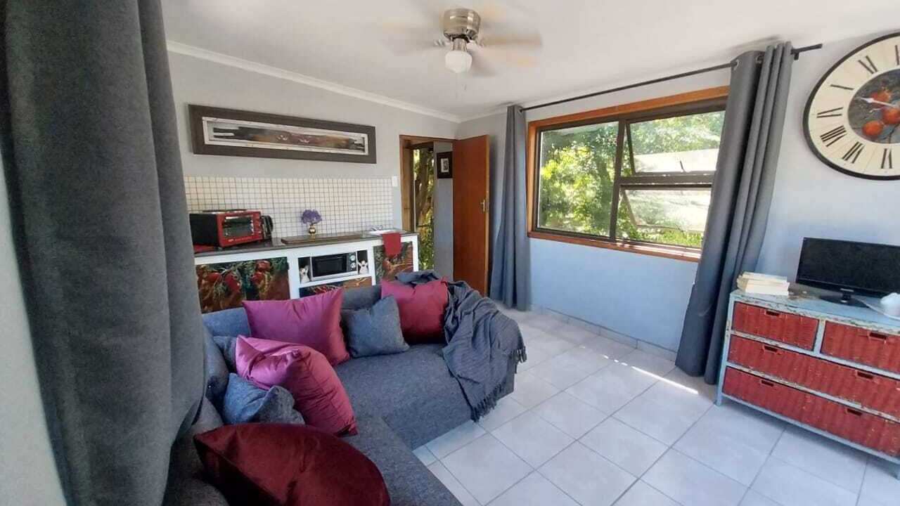 Photo of Livingroom in Kuils River