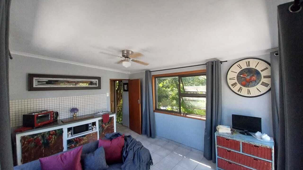 Photo of Livingroom in Kuils River