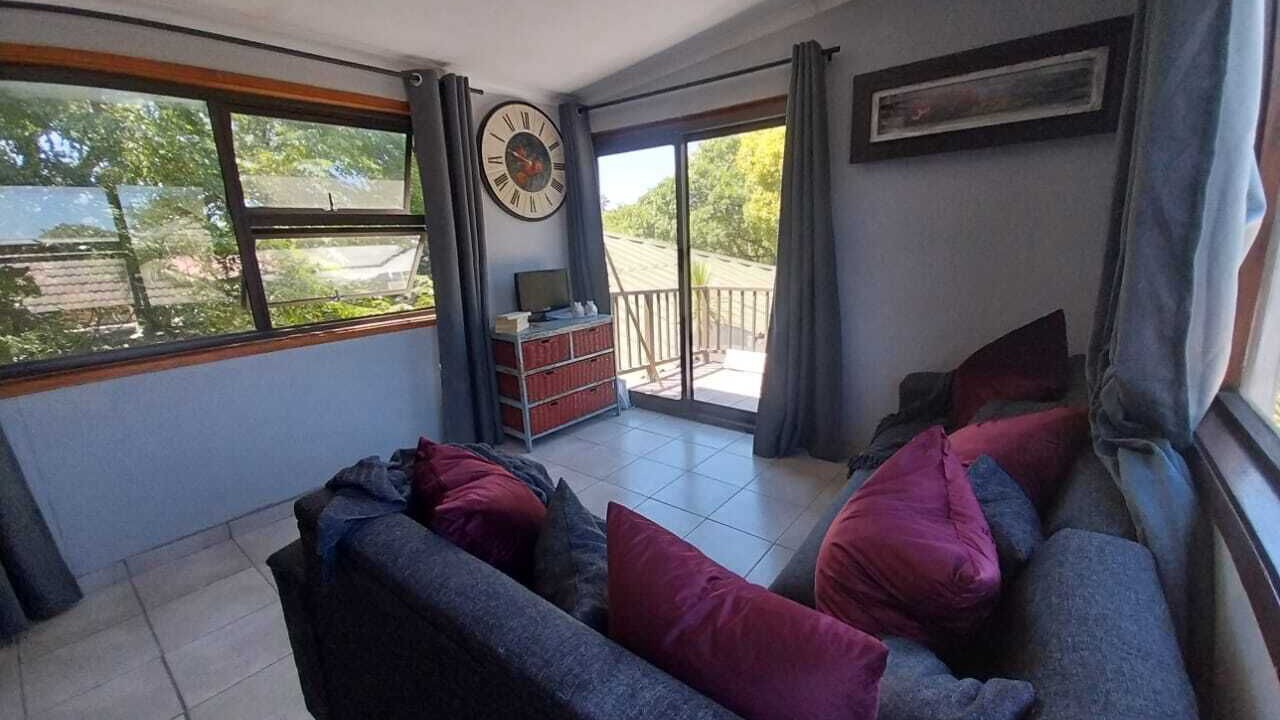 Photo of Livingroom in Kuils River