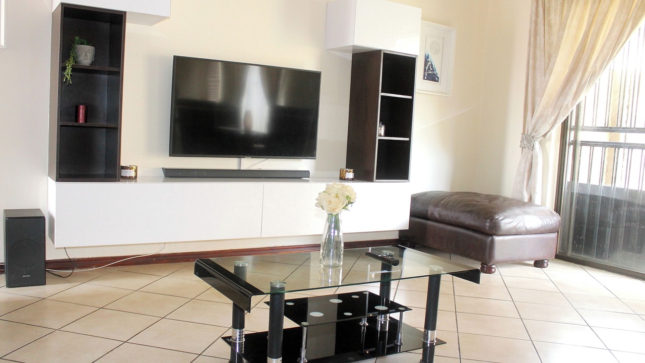 Photo of Livingroom in Greater Johannesburg Metropolitan Area
