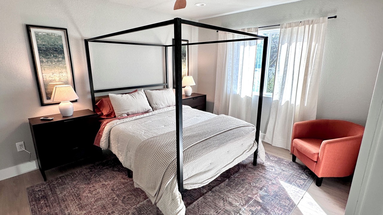 Photo of Bedroom in North Oak Park