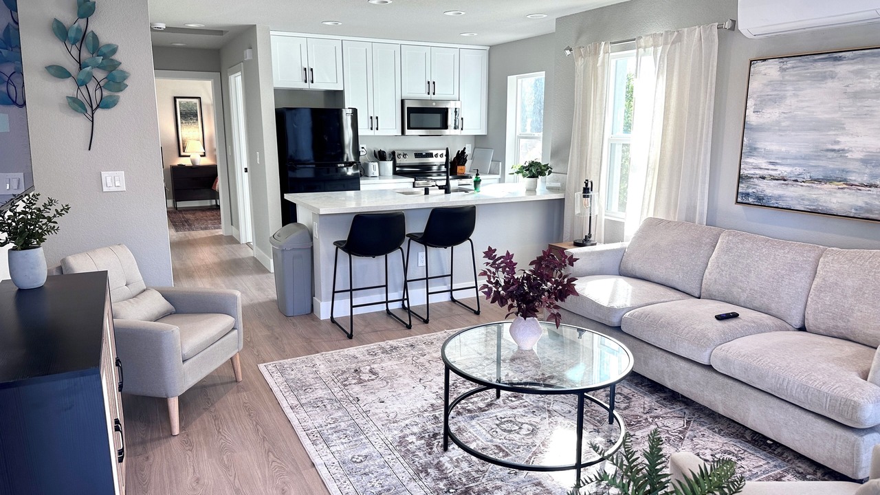 Photo of Livingroom in North Oak Park
