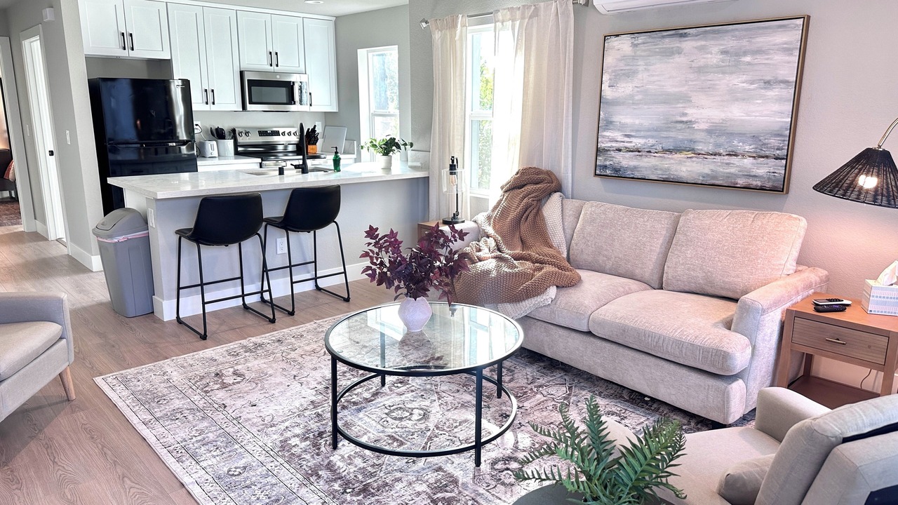 Photo of Livingroom in North Oak Park