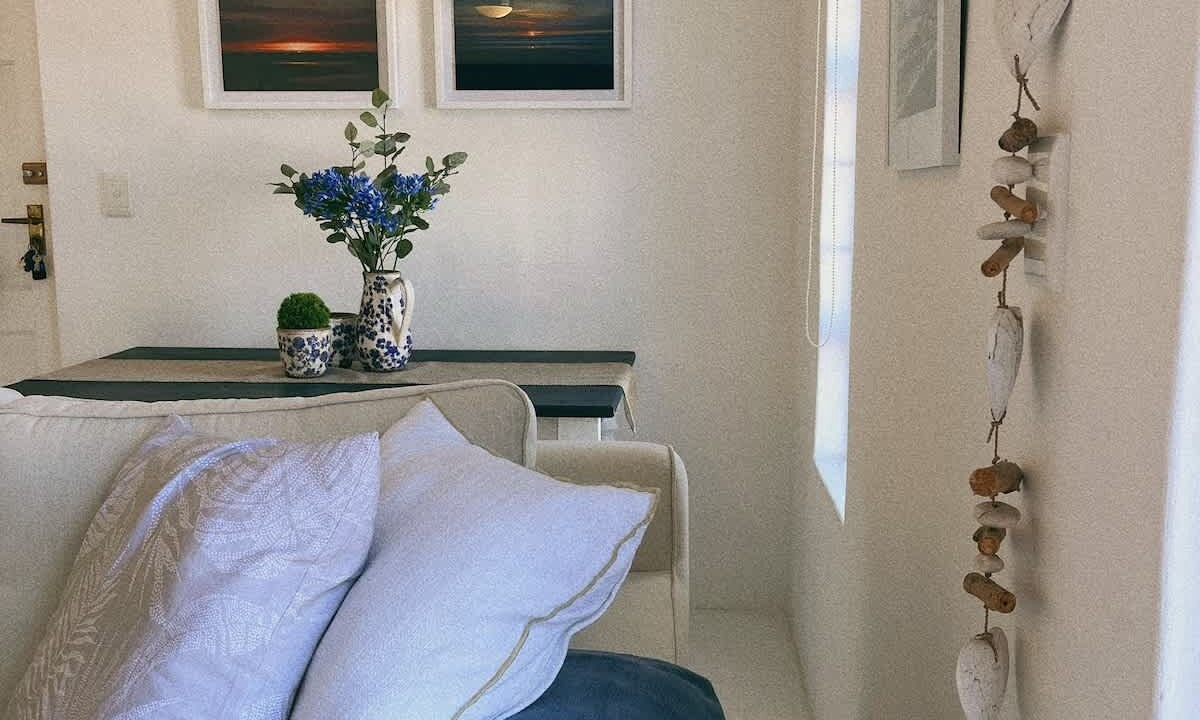Photo of Livingroom in Redhill