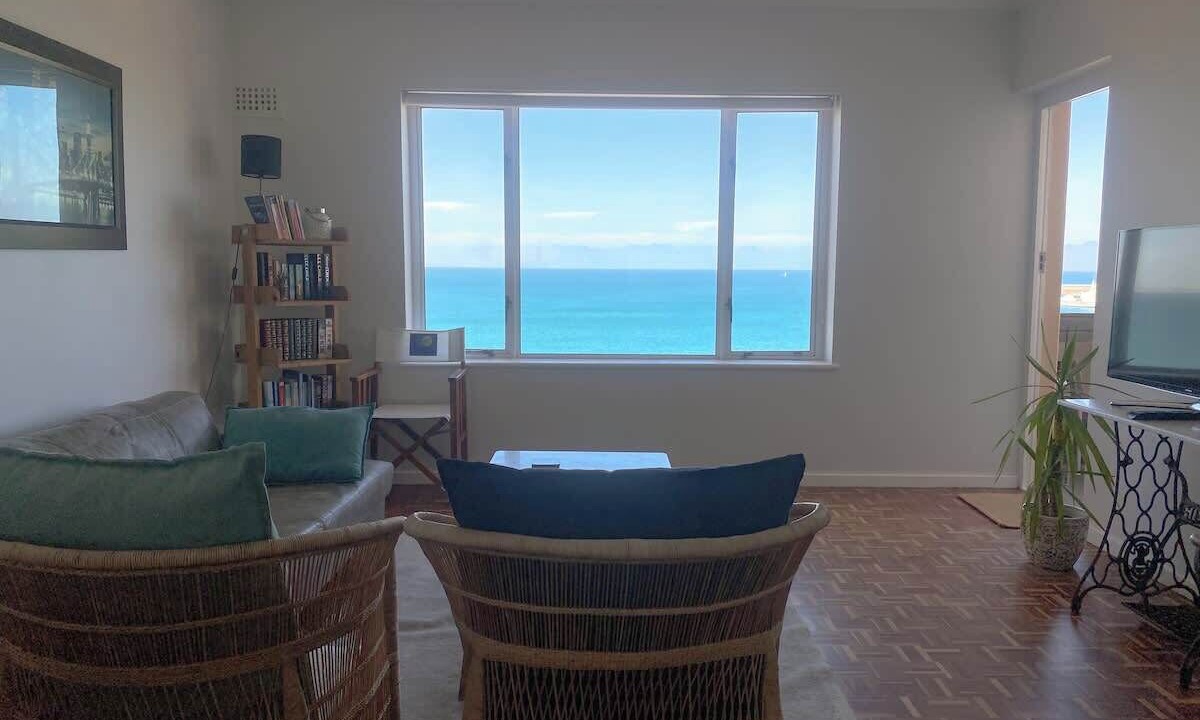 Photo of Livingroom in Redhill