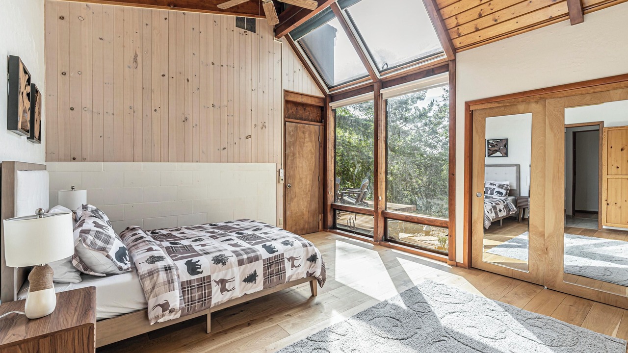 Photo of Bedroom in Guerneville