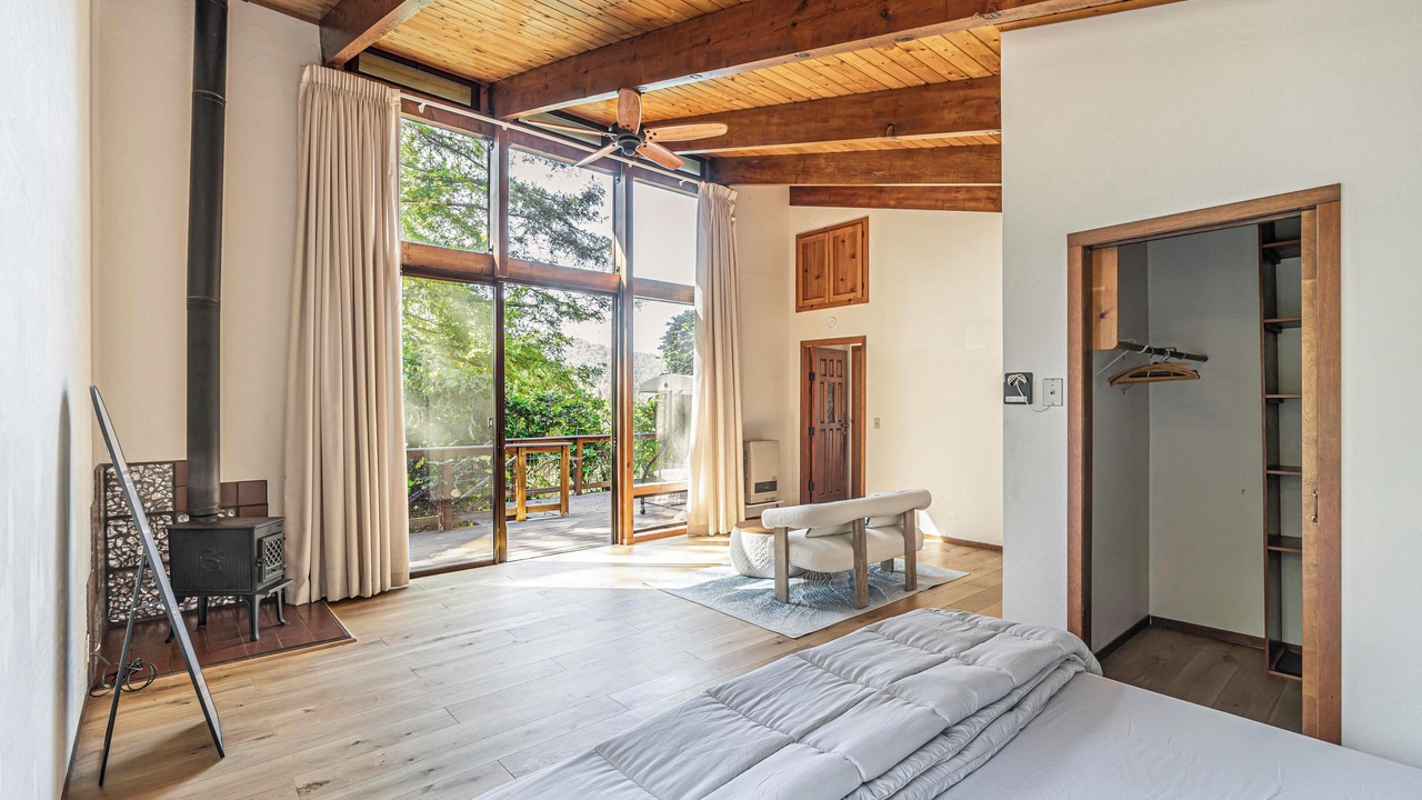 Photo of Bedroom in Guerneville