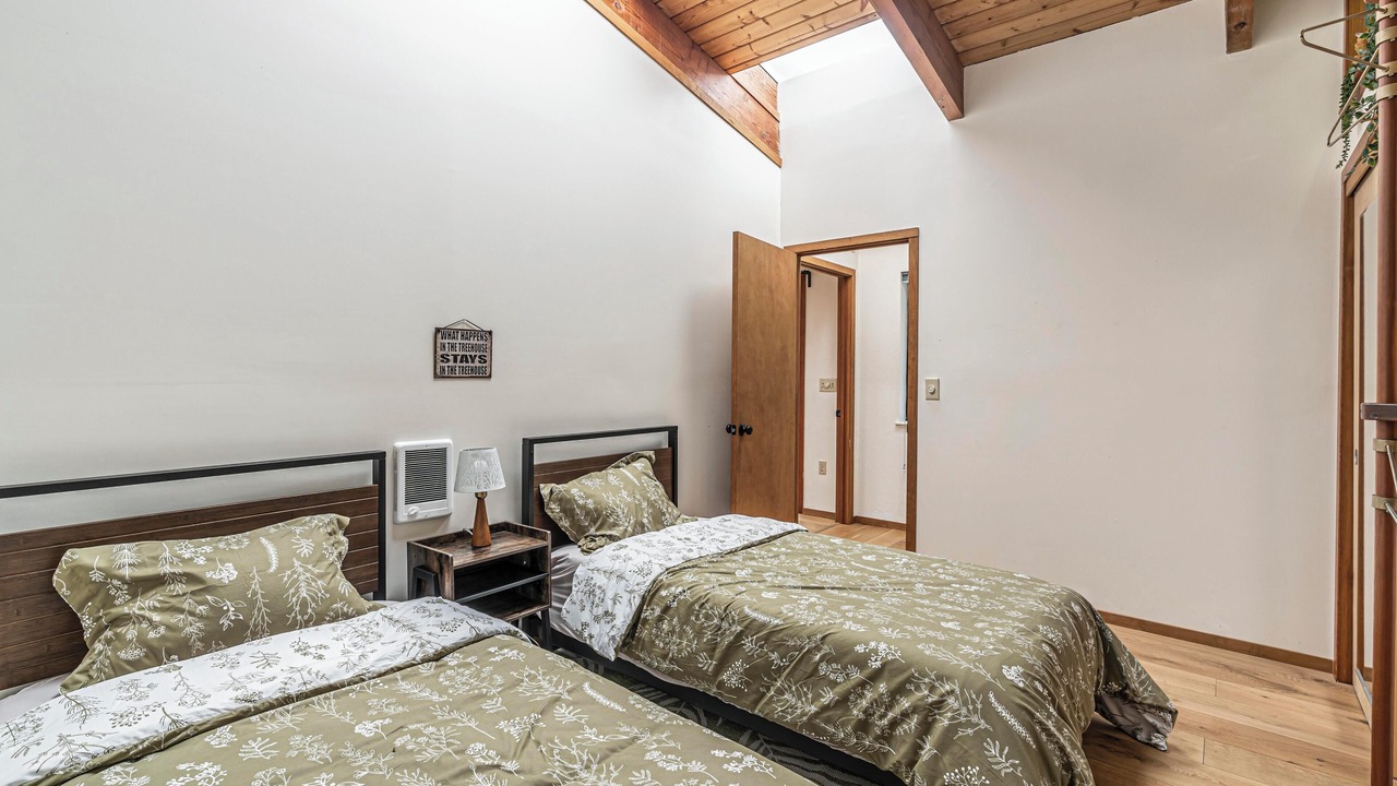 Photo of Bedroom in Guerneville