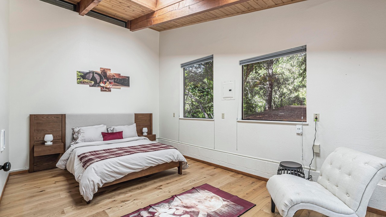 Photo of Bedroom in Guerneville